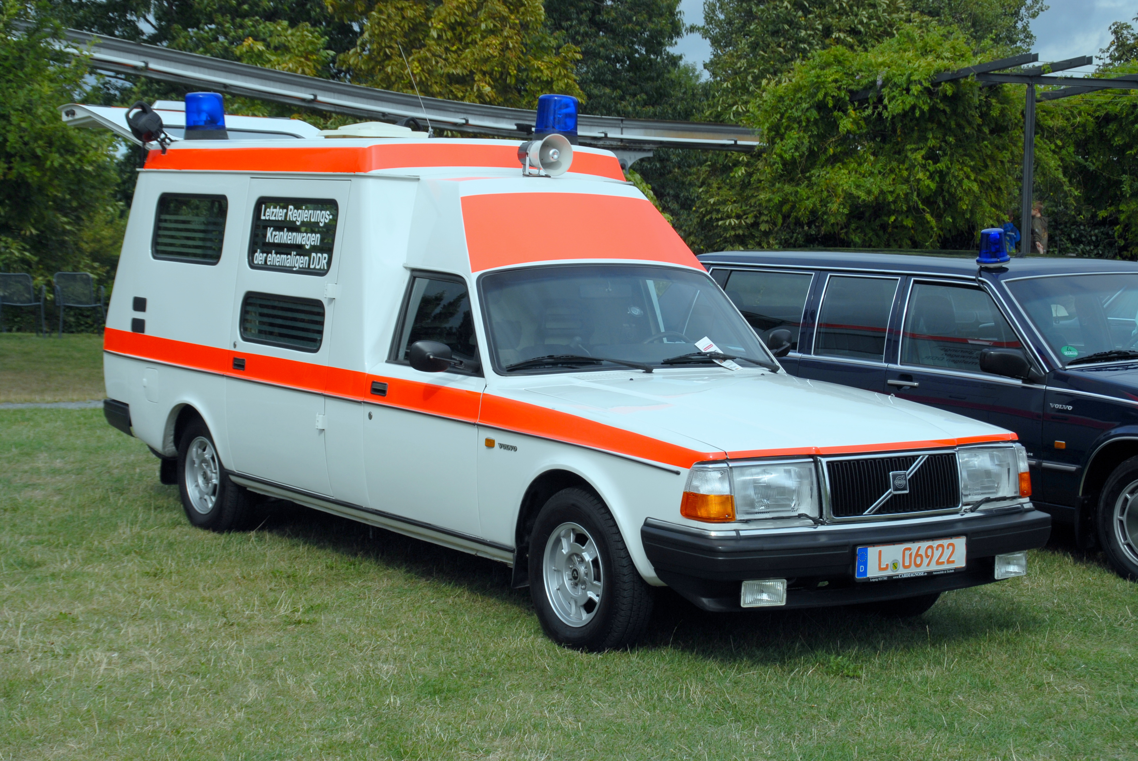 Volvo Ambulance Wallpaper