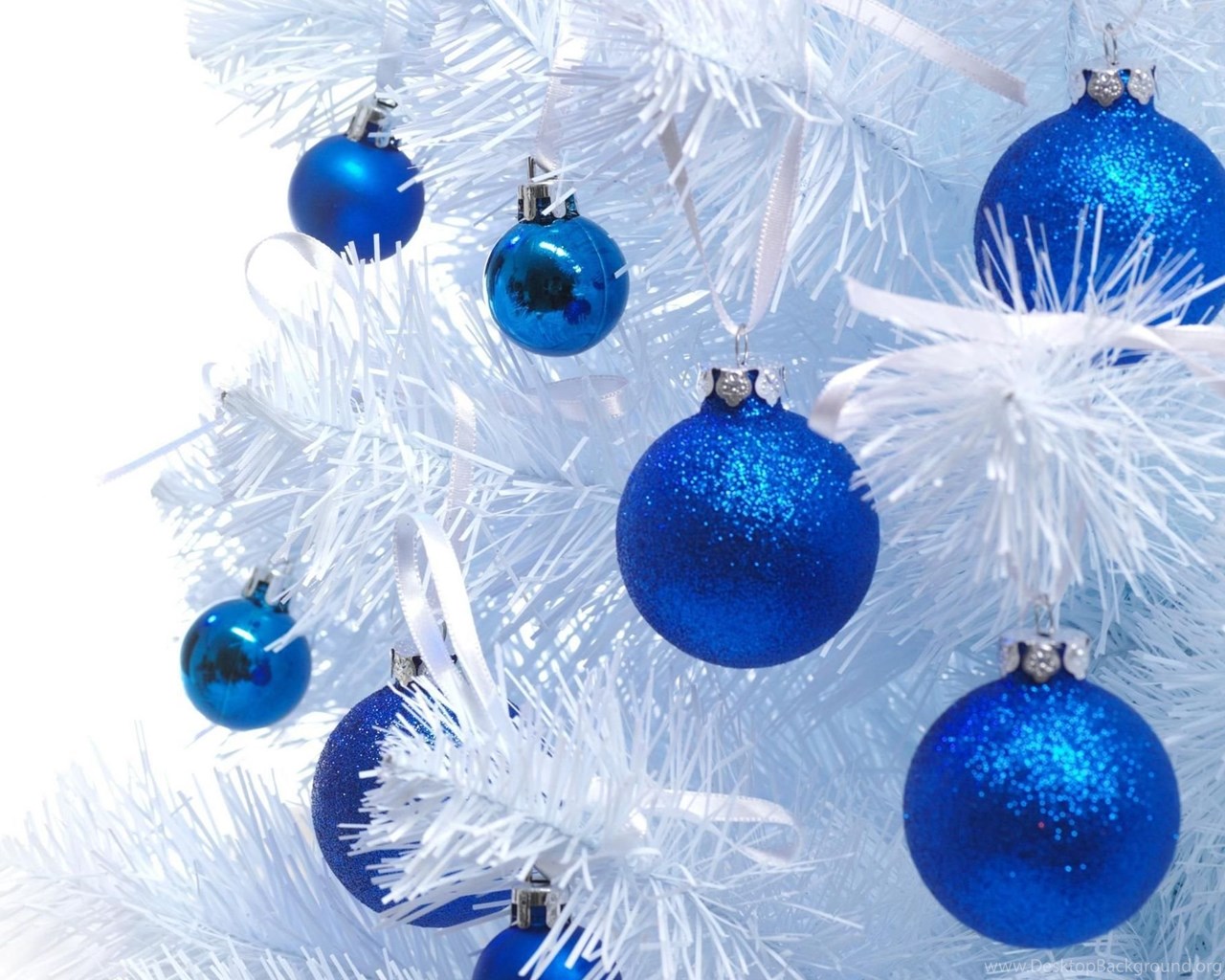 Blue Christmas Globes On A White Tree Wallpapers Holiday 1280x1024