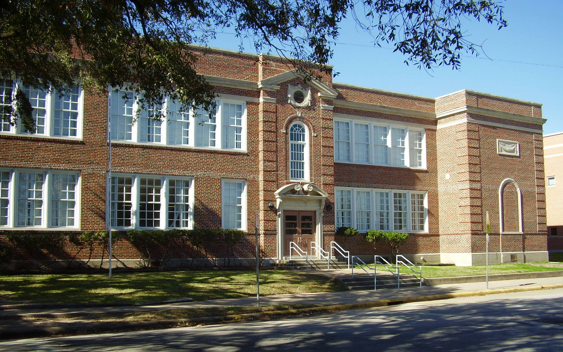 Travis Elementary School In Houston City Wallpaper