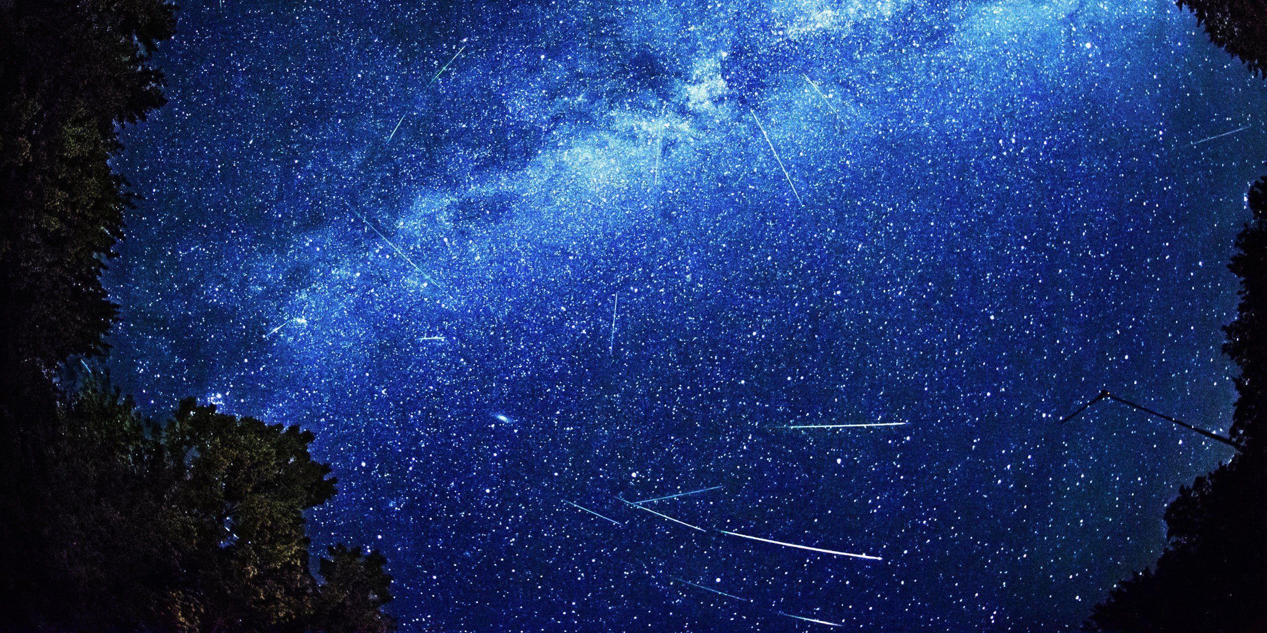 Meteor Shower Wallpaper Top Background