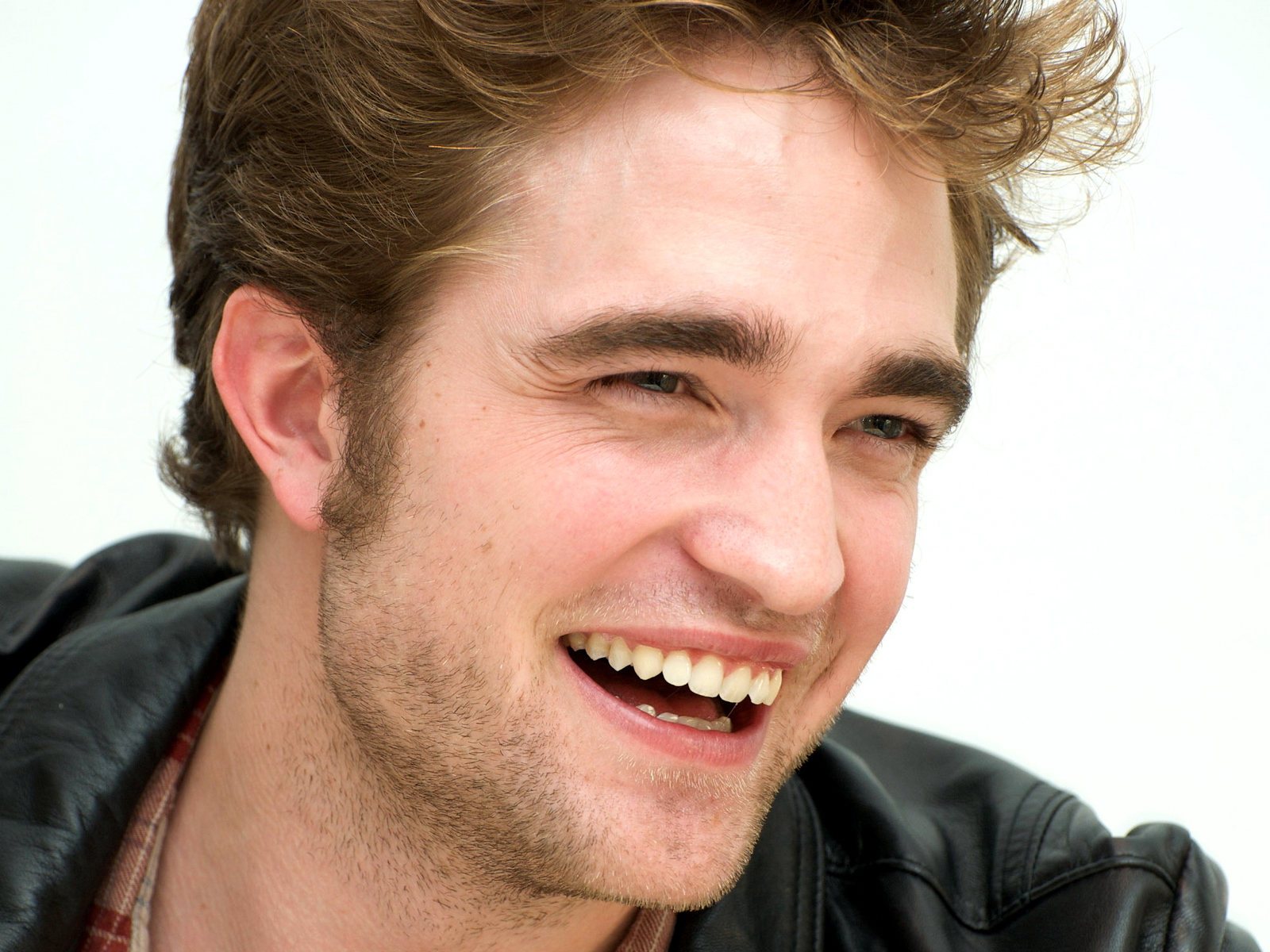 Robert Pattinson Wallpaper And Screensavers