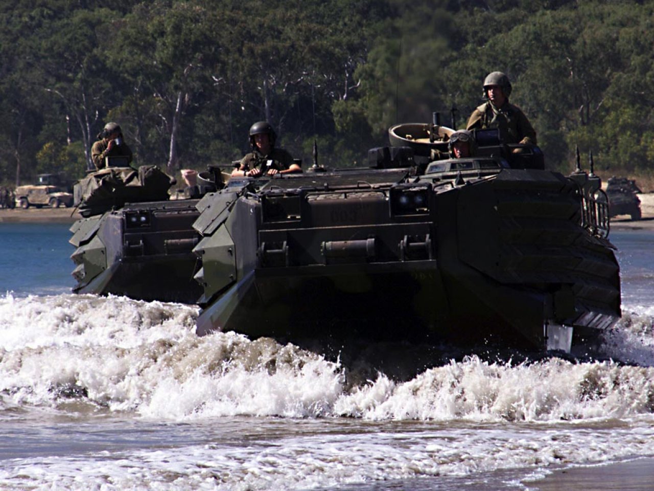 Us Military Amphibious Assault Vehicle