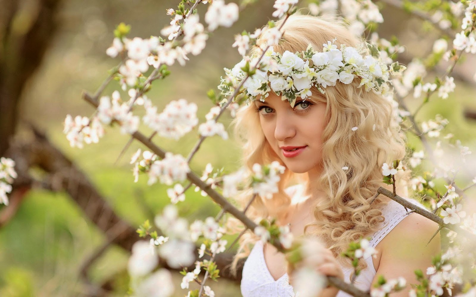 Beautiful Girl In Flowers HD Wallpaper