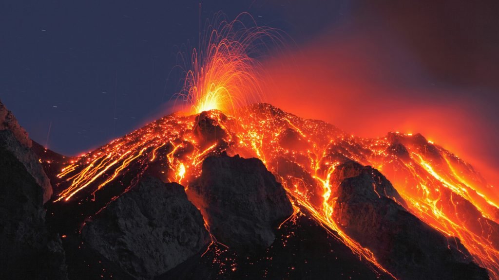 Volcano Eruption Photos And Wallpaper Earth