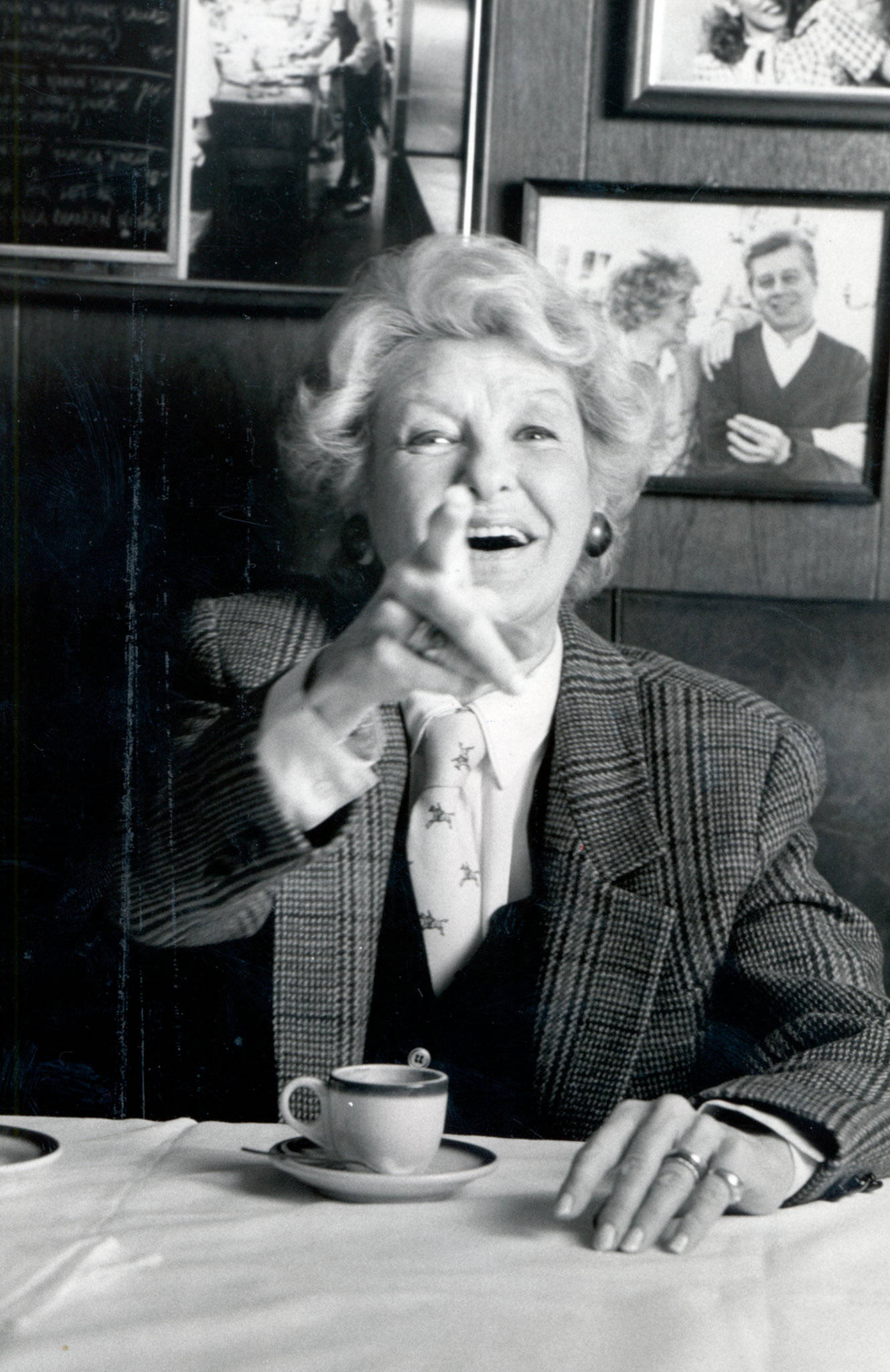 En Sie Kostenlose Elaine Stritch Wallpaper