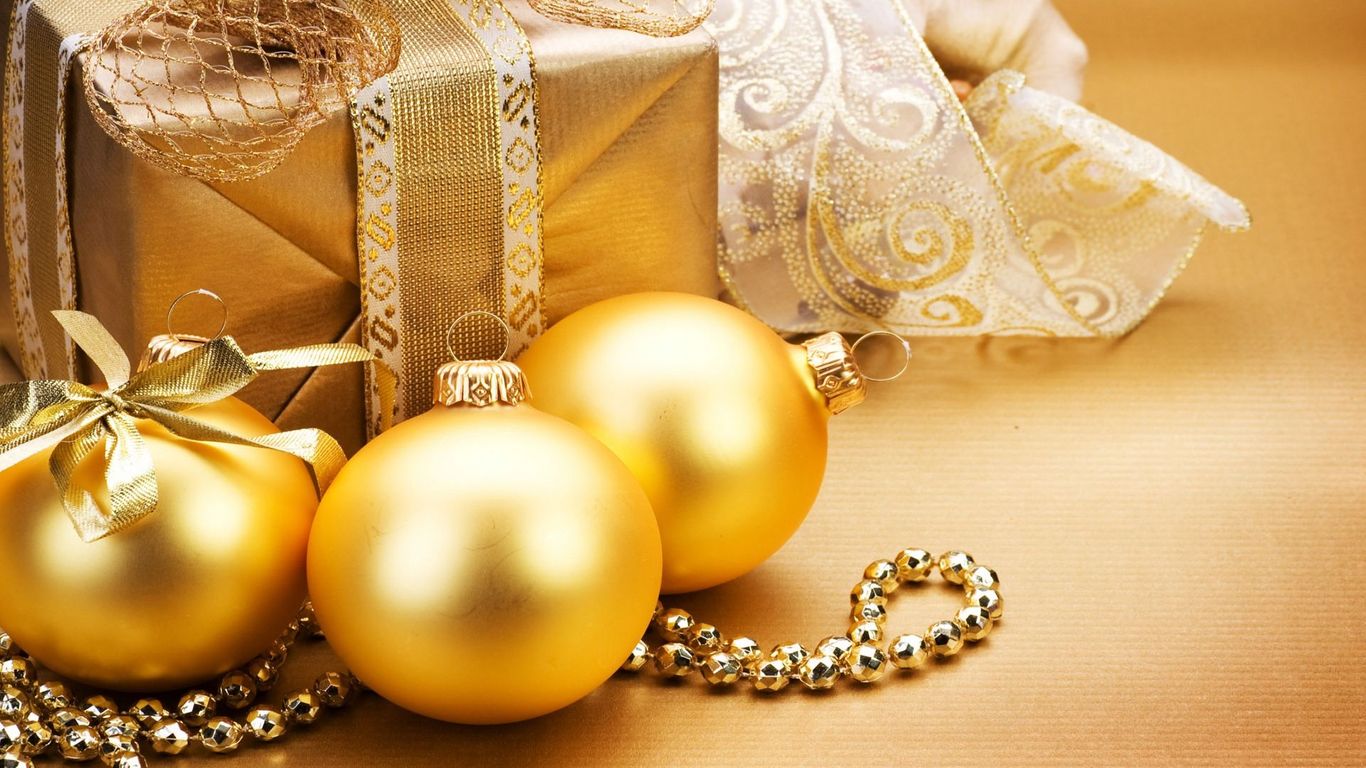 Golden Christmas ornaments wallpaper 7998