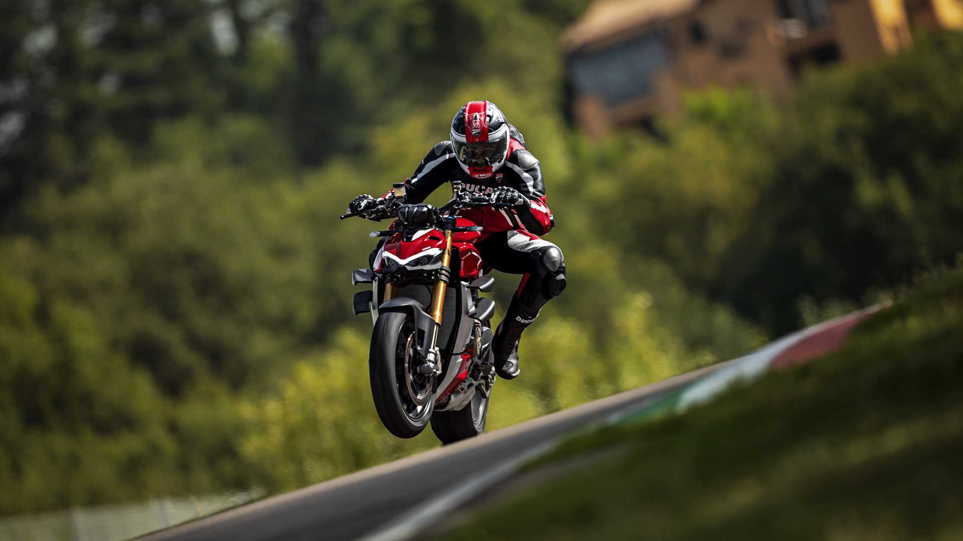 Ducati Streetfighter V4 V4S finally revealed in Italy   BNM