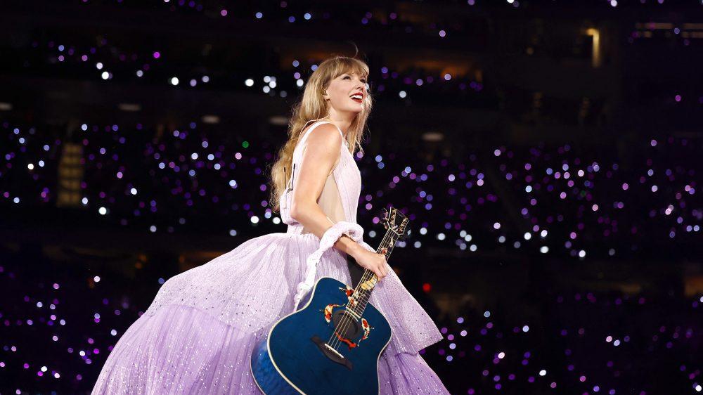 Taylor Swift Soars With Eras Tour S Epic Empath Energy At Sofi Stadium