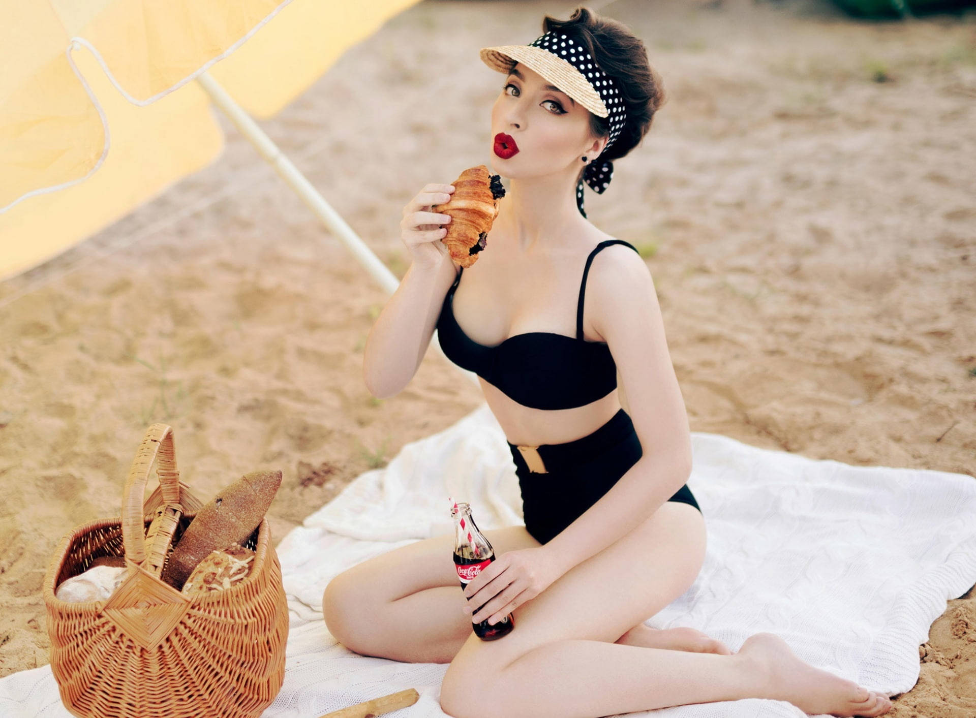 Beach Woman Bikini Wallpaper
