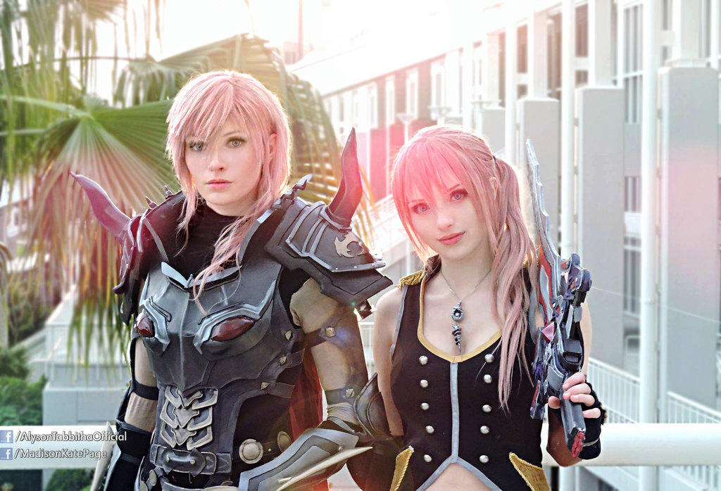 Lightning And Serah Final Fantasy Xiii Cosplays By Alysontabbitha
