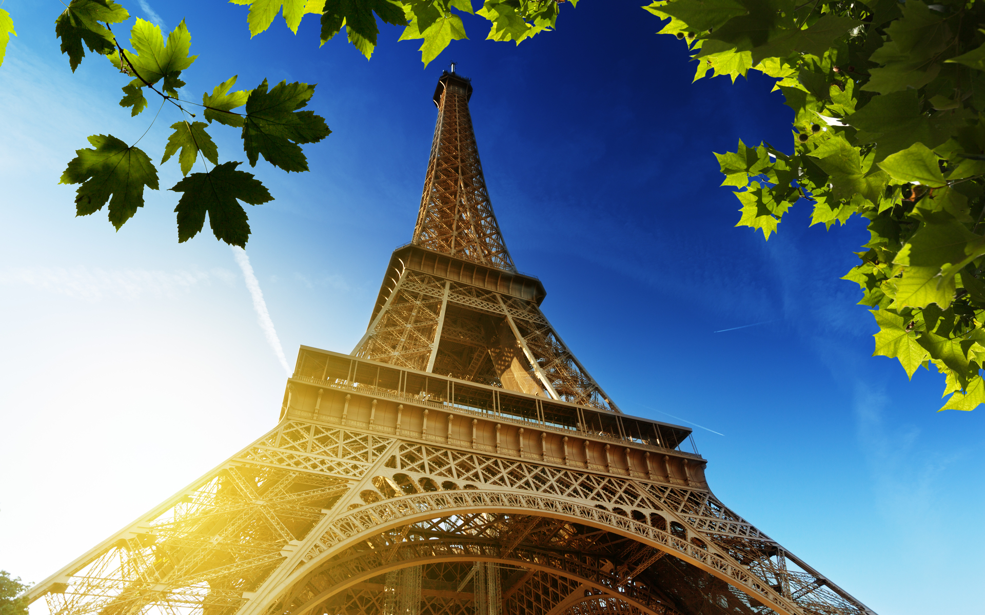 Desktop Eiffel Tower HD Wallpaper