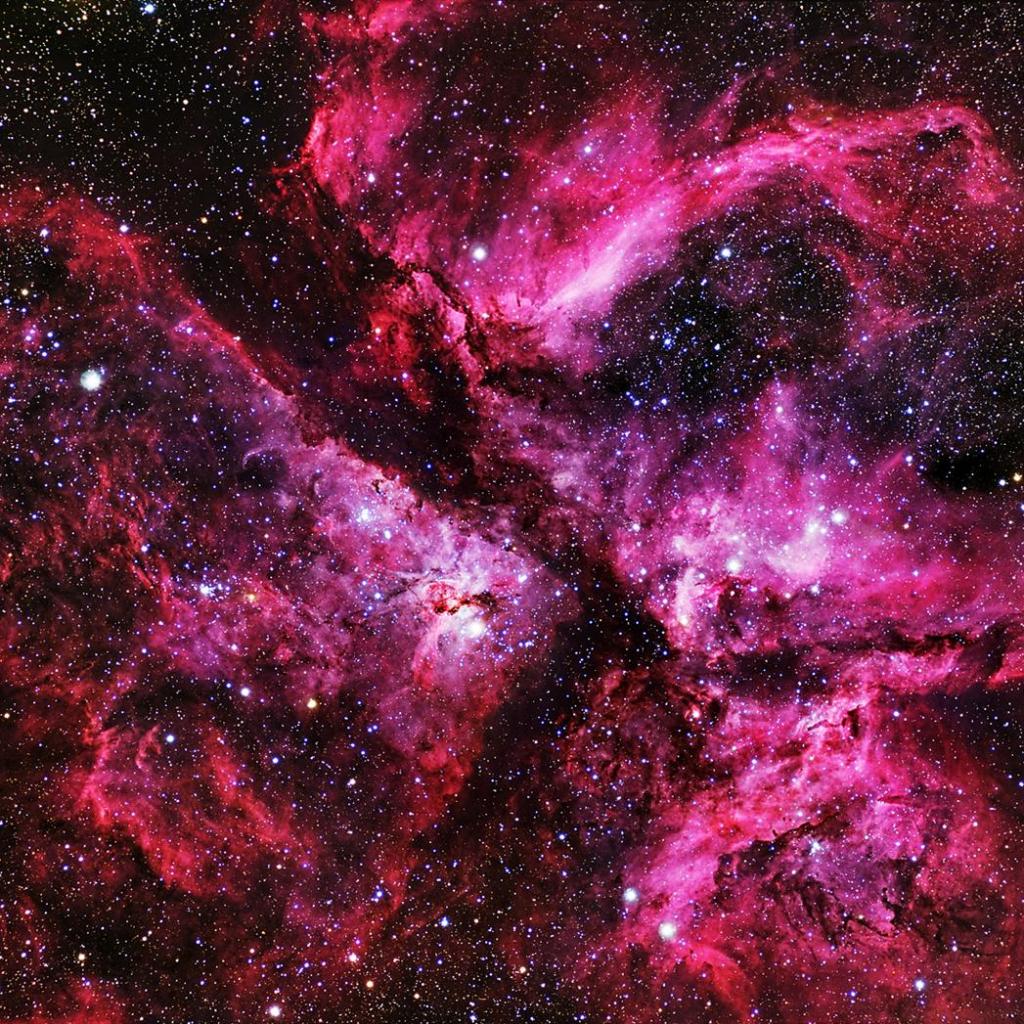 Carina Nebula iPad Wallpaper