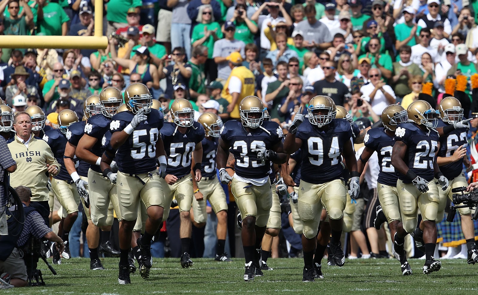 Free download Notre Dame Football Wallpapers Hd Wallpapers [1600x986