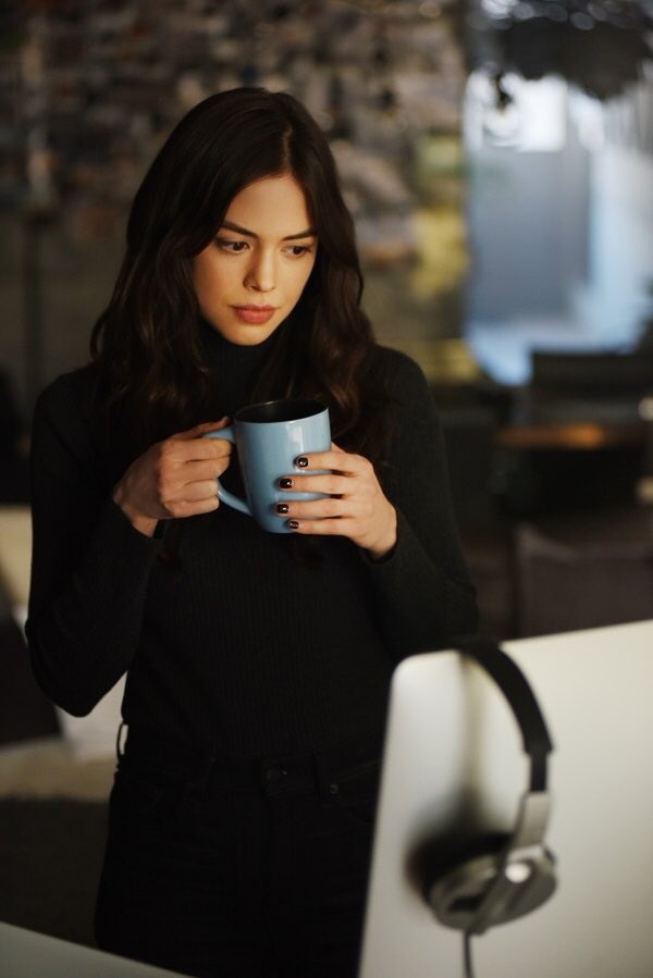 Dc Universe Reveals New Image Of Conor Leslie As Donna Troy On