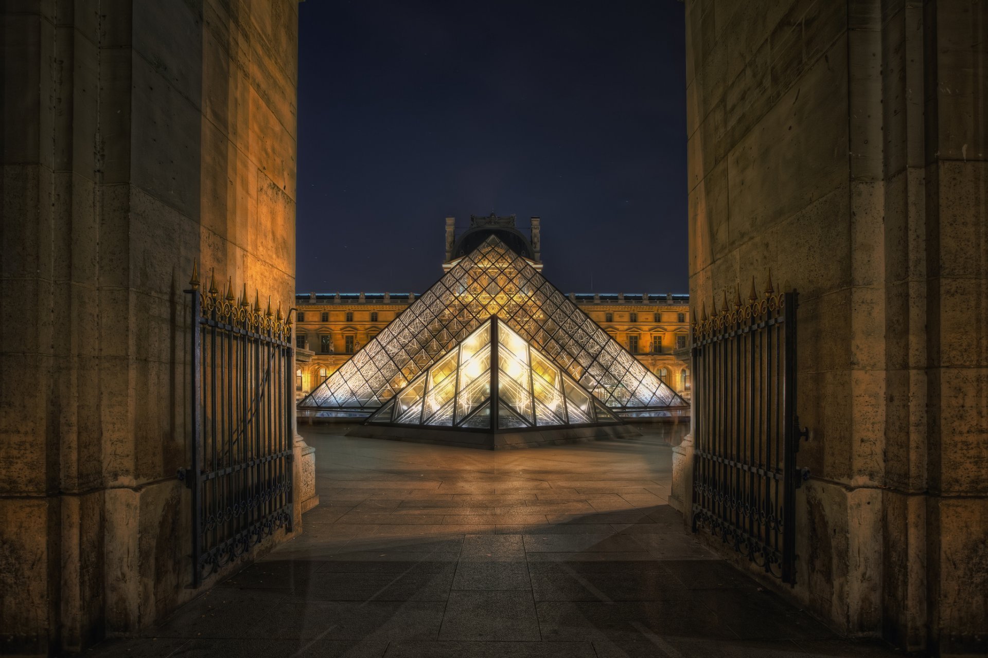 Louvre Wallpaper Spring