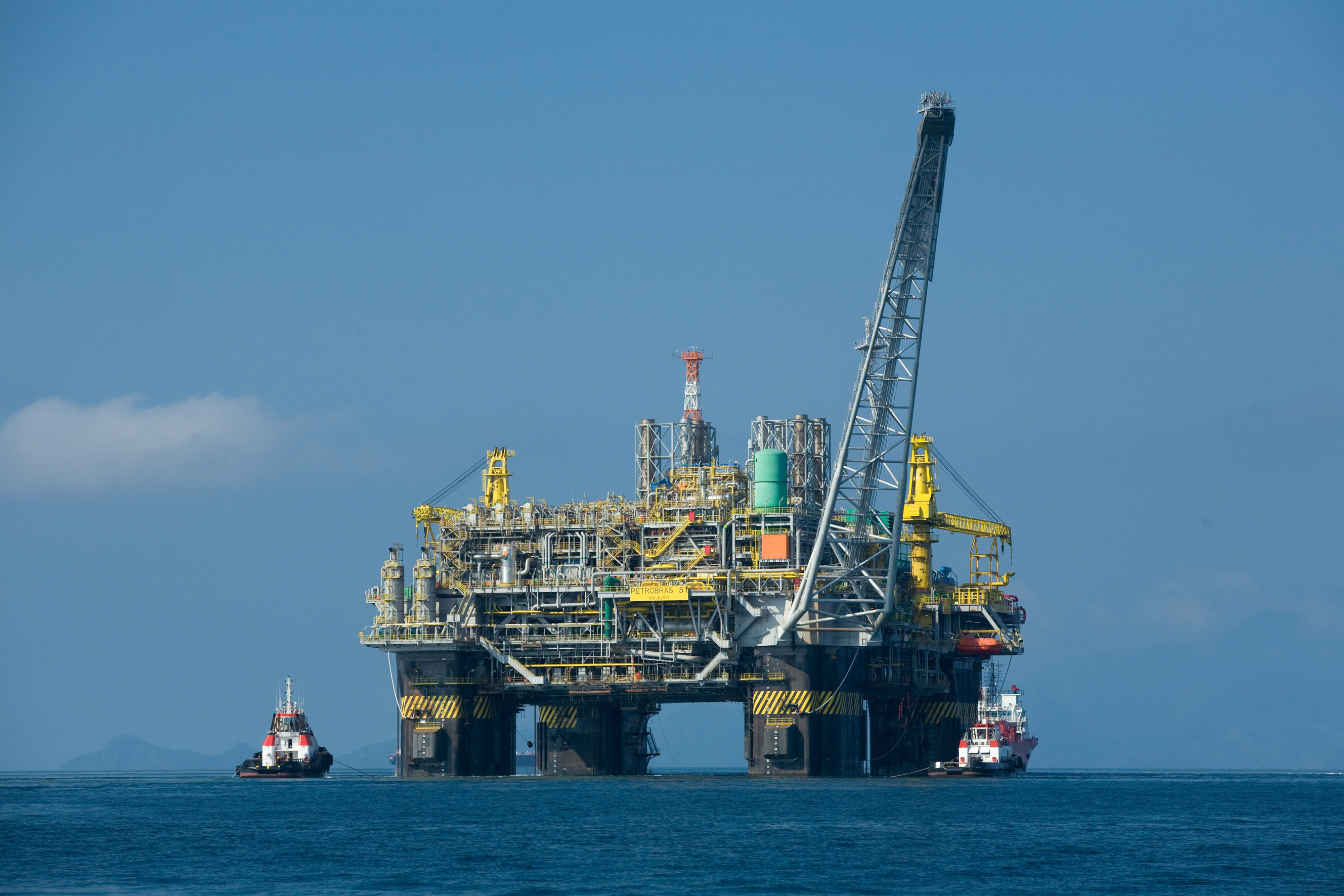 Alfa Img Showing Oil And Gas Platform Wallpaper
