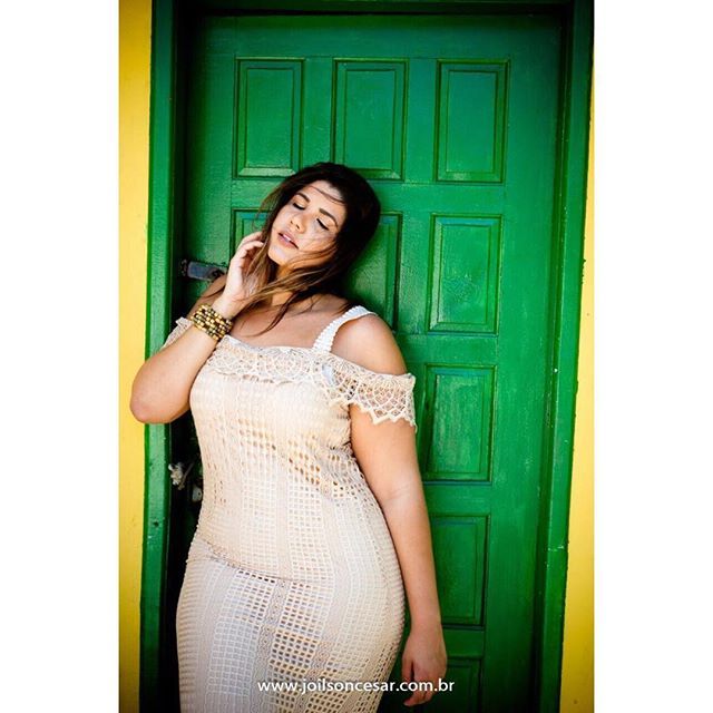 Amanda Lemos Wallpaper