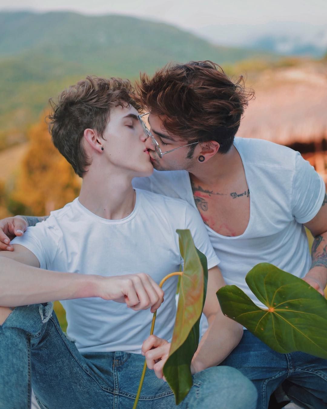 Gay Boys Wallpaper