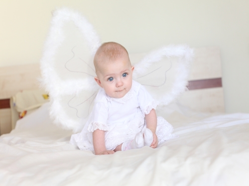 See The Angel Beside You All Day Long With Baby Wallpaper
