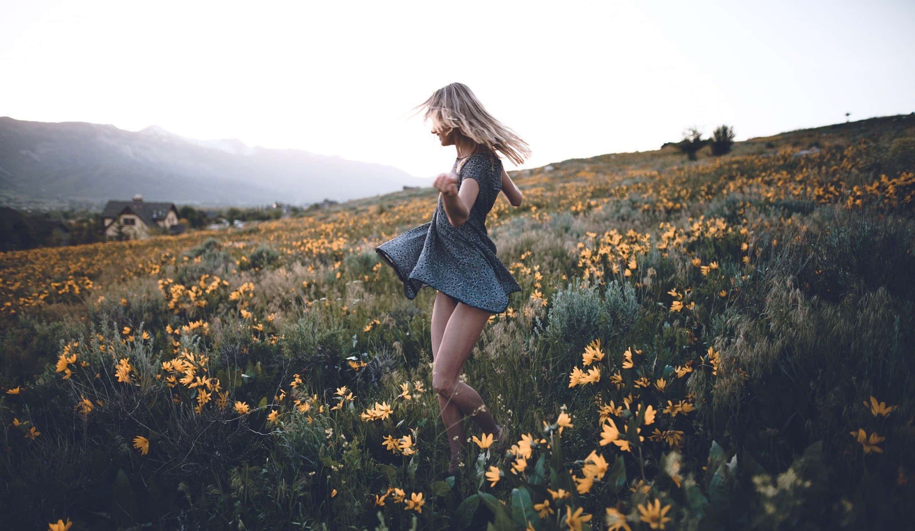 Teenage Girl Picture Wallpaper