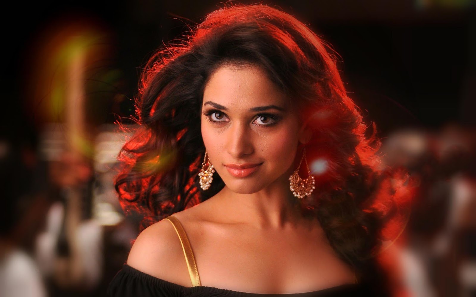 Tamanna Bhatia Sexy Wallpaper In Red Hair Style