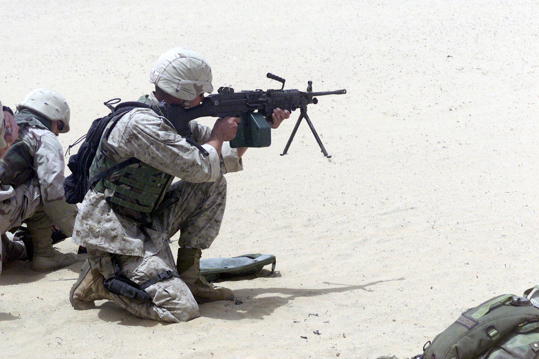M249 SAW machine weapon gun military soldier t wallpaper 1728x1152
