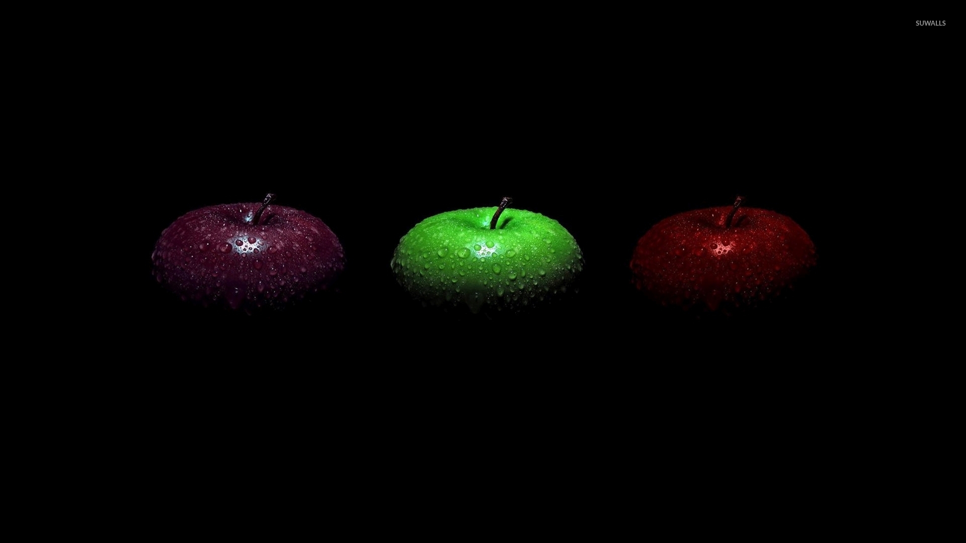 Apples With Water Drops Wallpaper