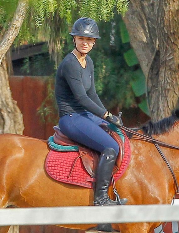Kaley Cuoco Horse Riding In Los Angeles Barnorama