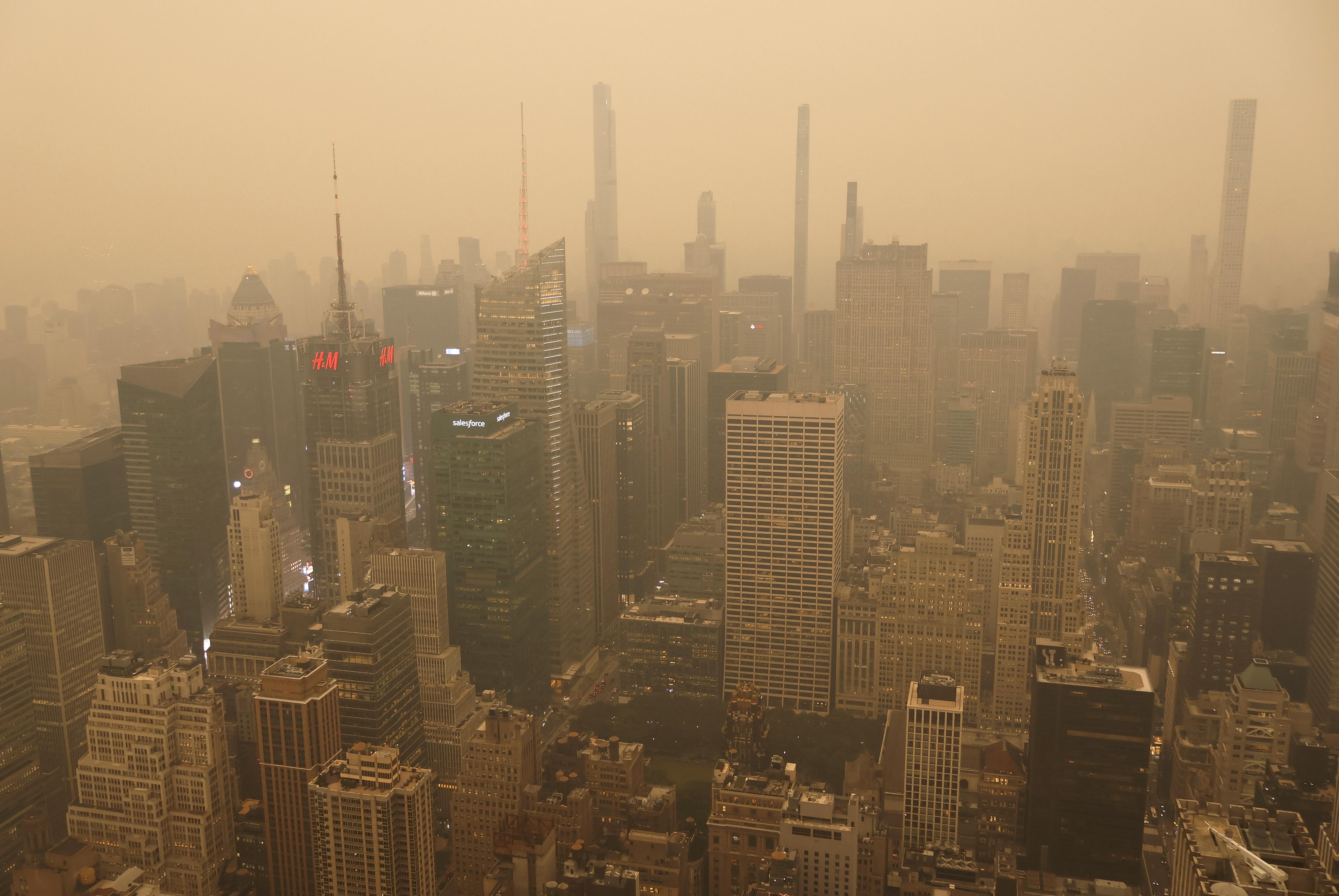 Living In Sepia Photos From Nyc Show Thick Wildfire Smoke