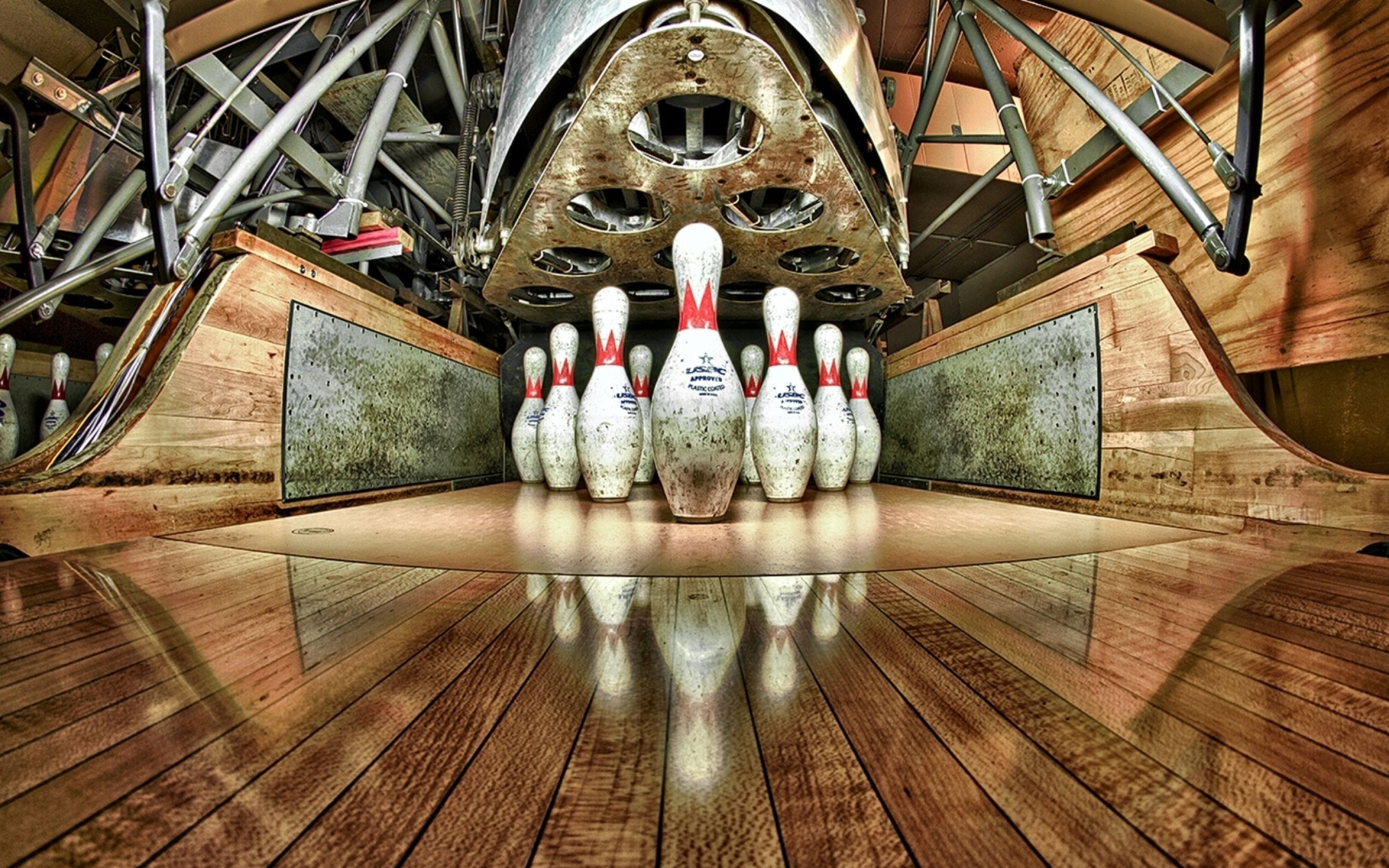Grungy Bowling Alley Usa Wallpaper Games
