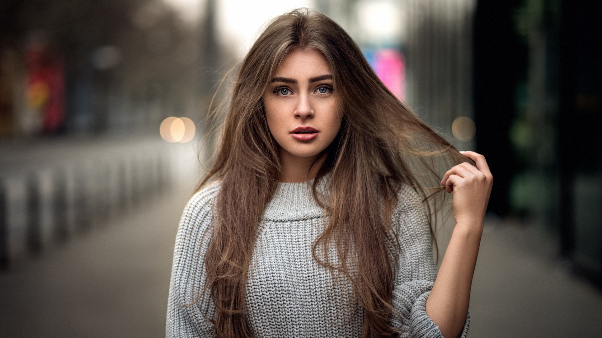 Long Hair Brunette Beautiful Girl Wallpaper