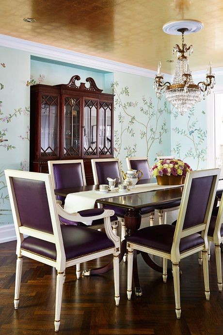 Chinoiserie Wallpaper On Walls And Gold Ceiling