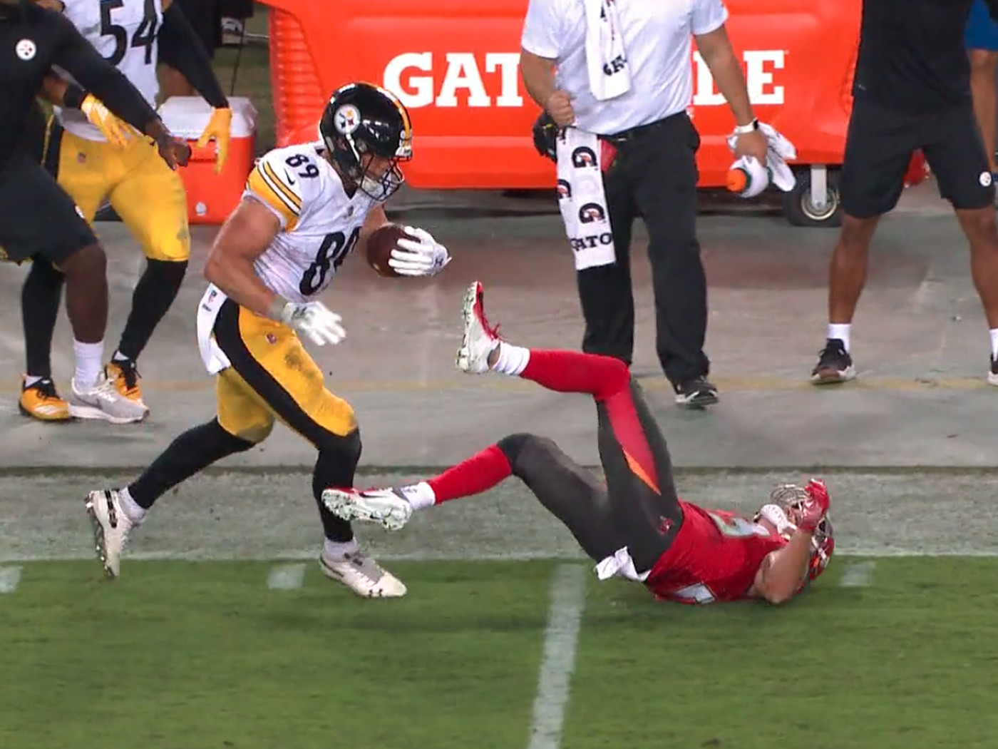 Vance Mcdonald S Beautiful Stiff Arm May Have Ended Chris Conte