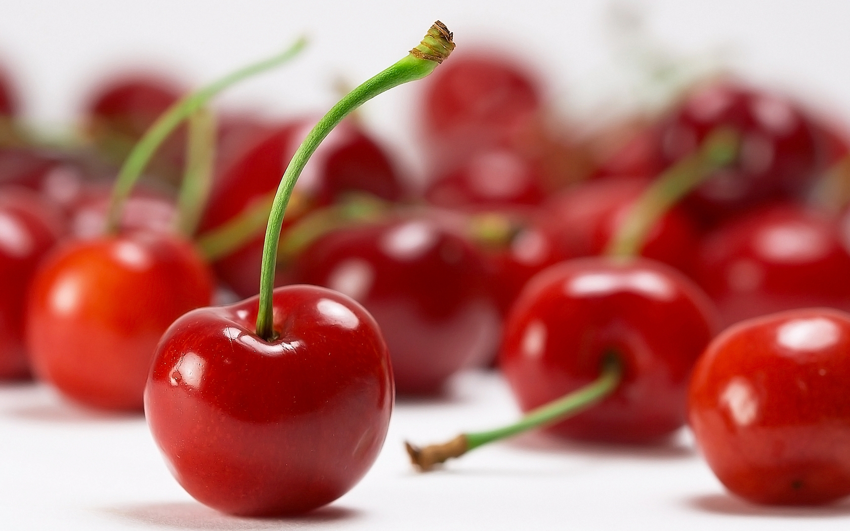 Download Wallpaper cherry berry macro red HD Background 1680x1050