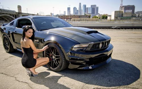 Muscle Cars Ford Mustang Gt 500 Girls With Wallpaper Pictures 500x313