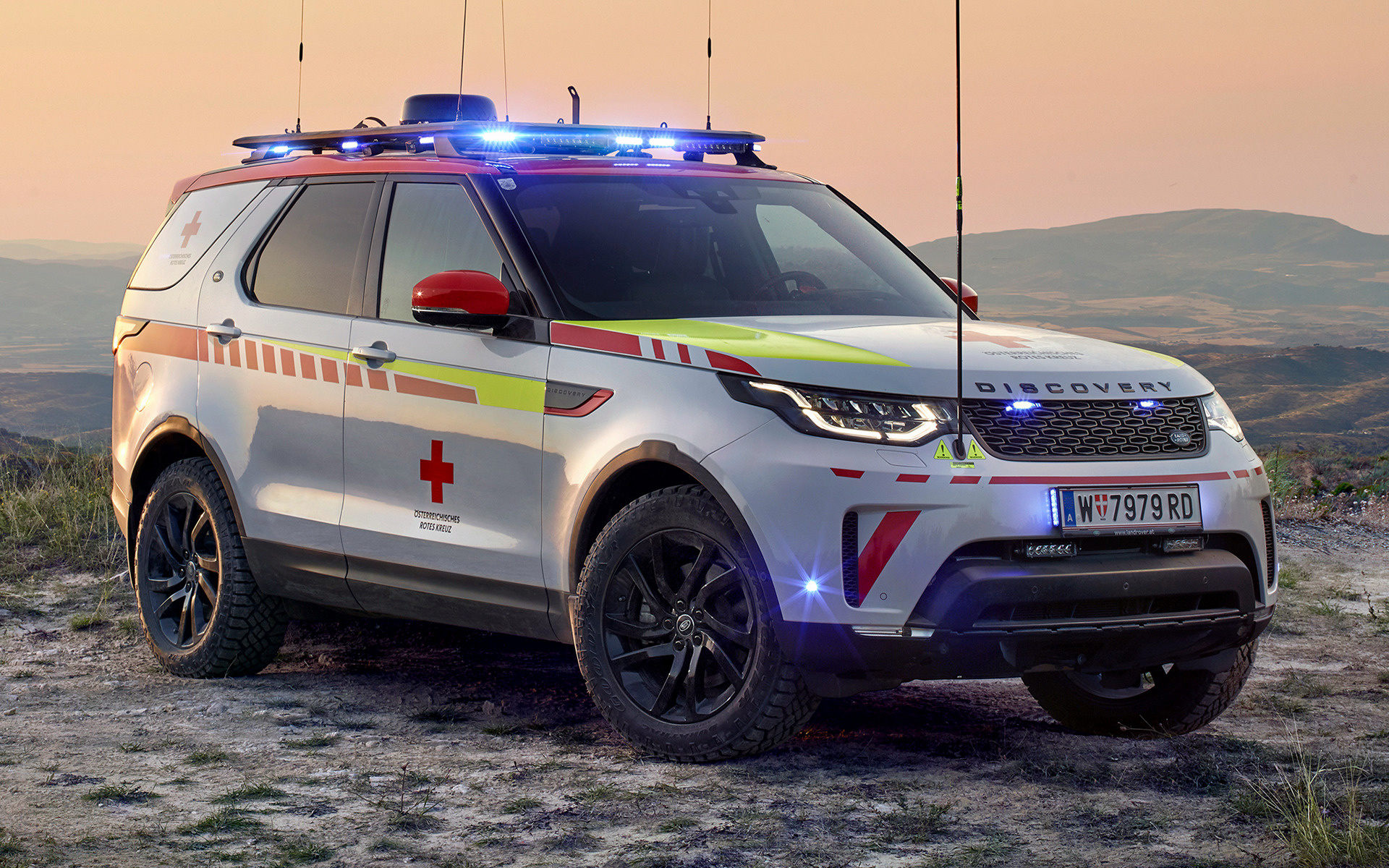 Land Rover Discovery Red Cross Emergency Response Vehicle