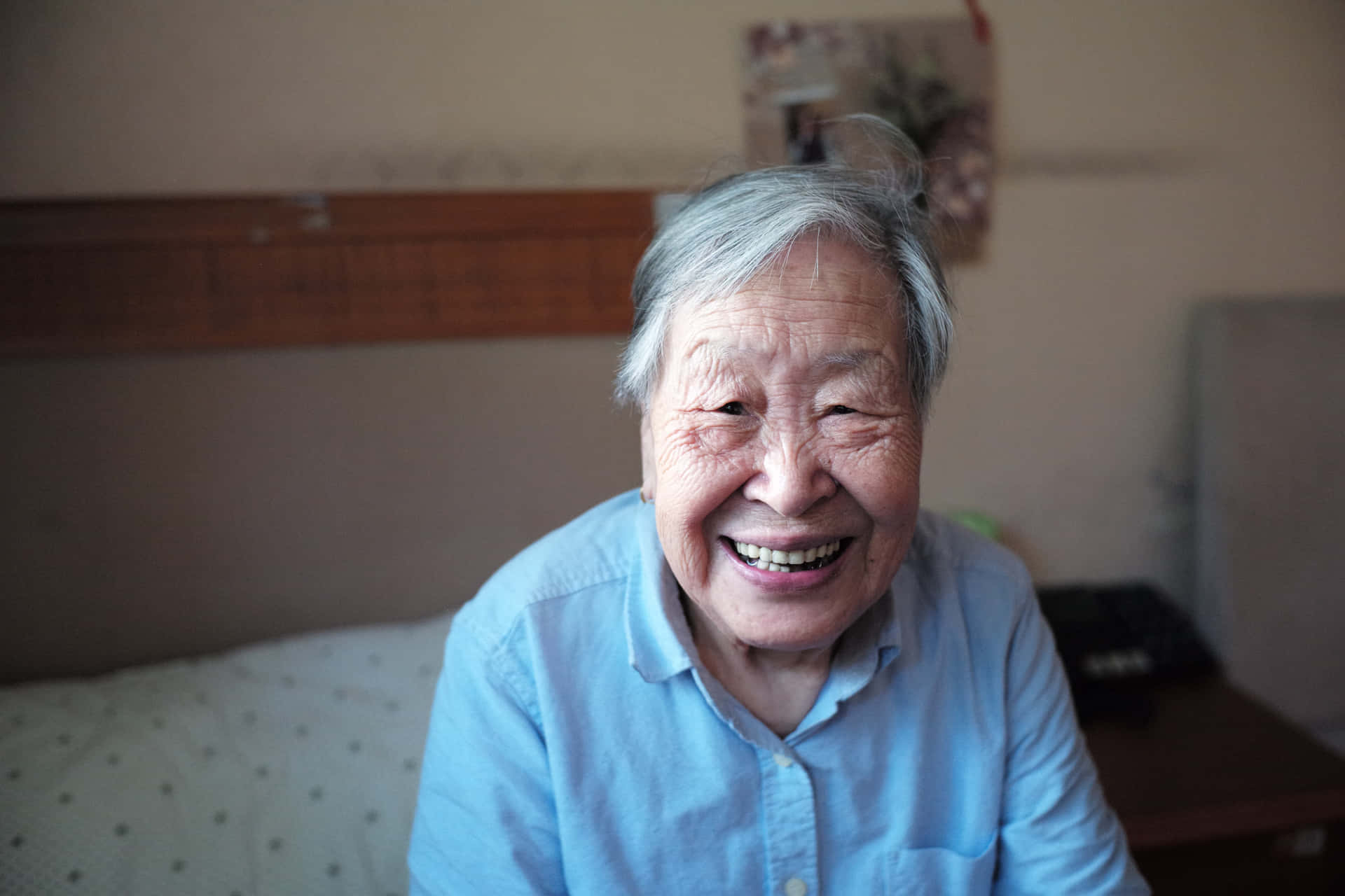 Old Woman Wallpaper