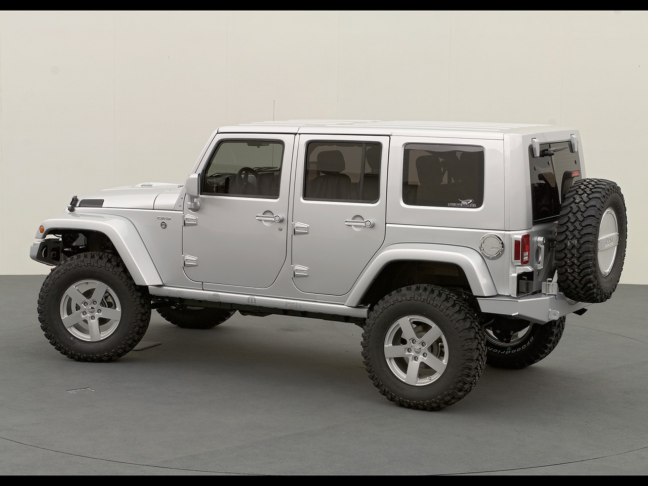 Jeep Wrangler Unlimited Rubicon Side Angle Wallpaper
