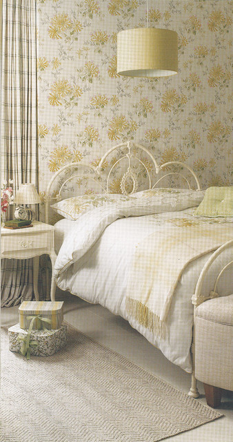 Laura Ashley Hydrangea Camomile Wallpaper Eclectic Bedroom