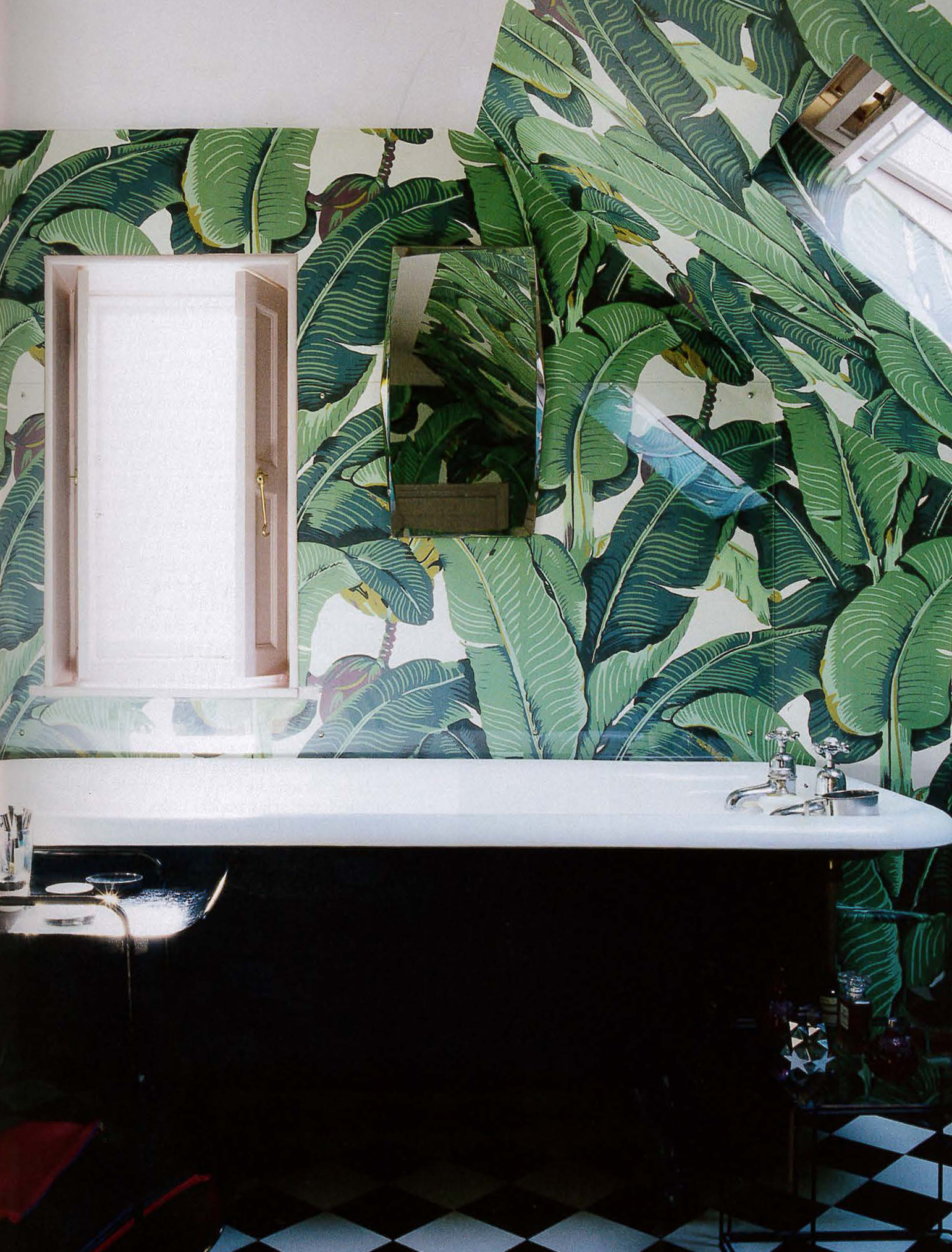  Beverly Hills Hotels Bananas Leaves Palms Bathroom Wallpapers
