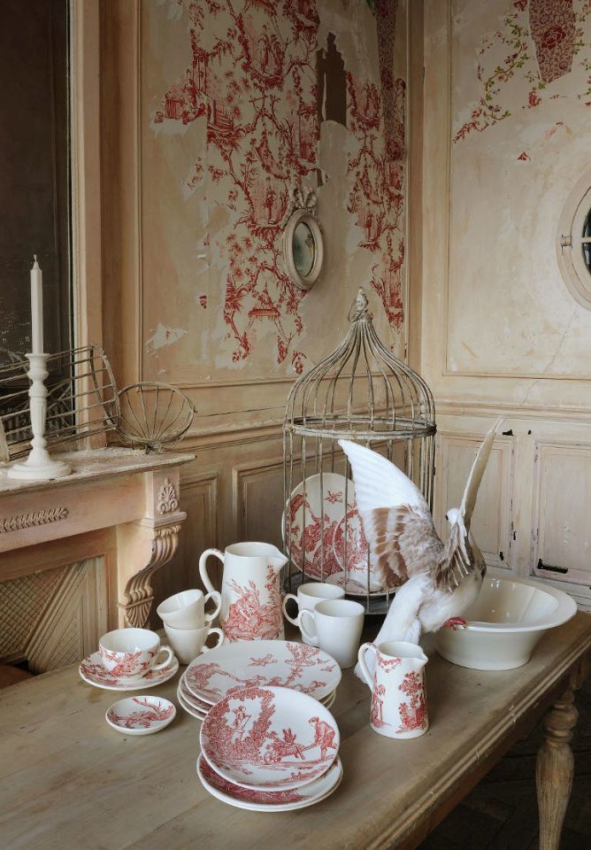 Toile wallpaper and dishes ReD AnD WhITe Pinterest