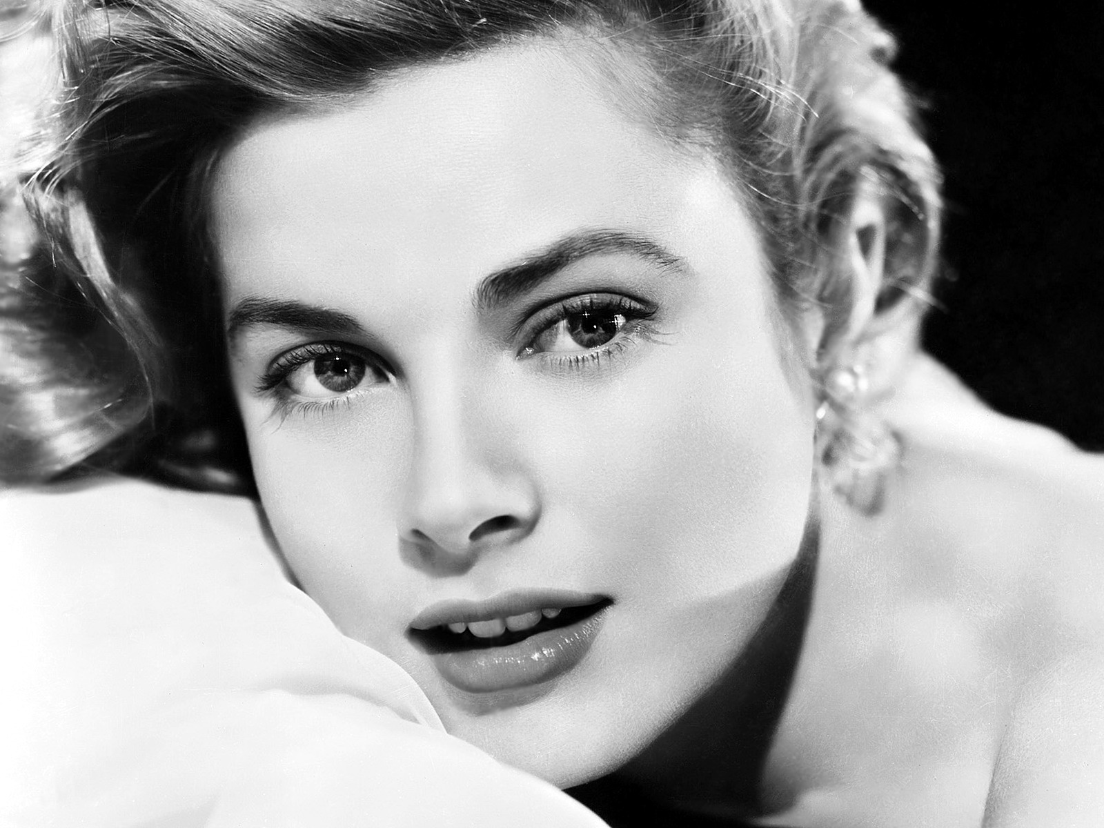 love that Grace Kelly owned her look Her style was very understated