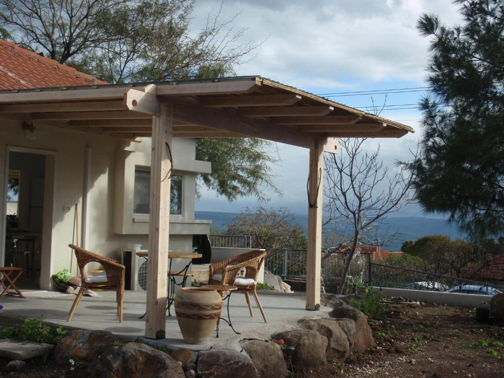 Best Price On Lovely Home Above The Kinneret In Karkom Res