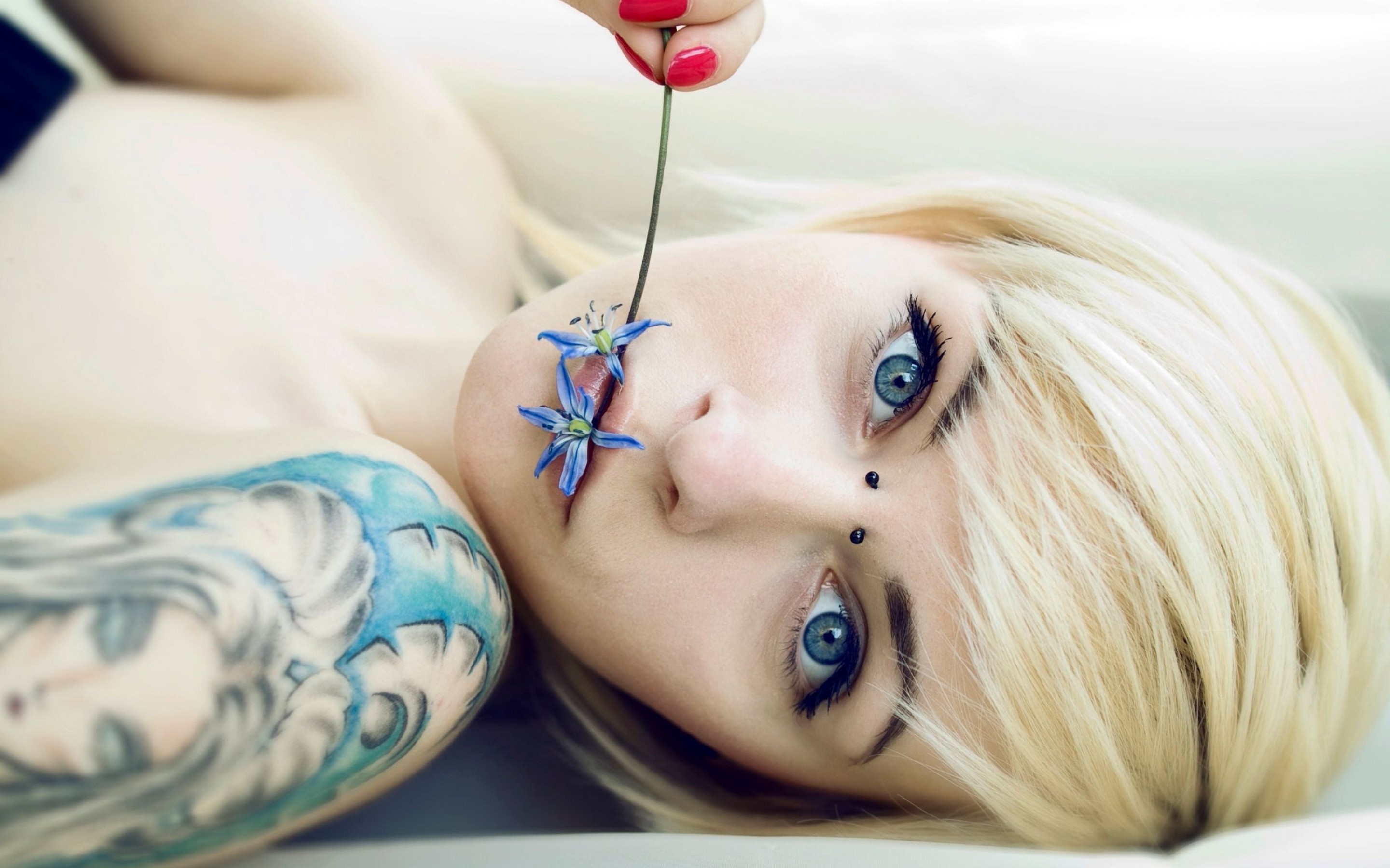 Blonde Girl Blue Eyes Tatto Piercing Wallpaper And
