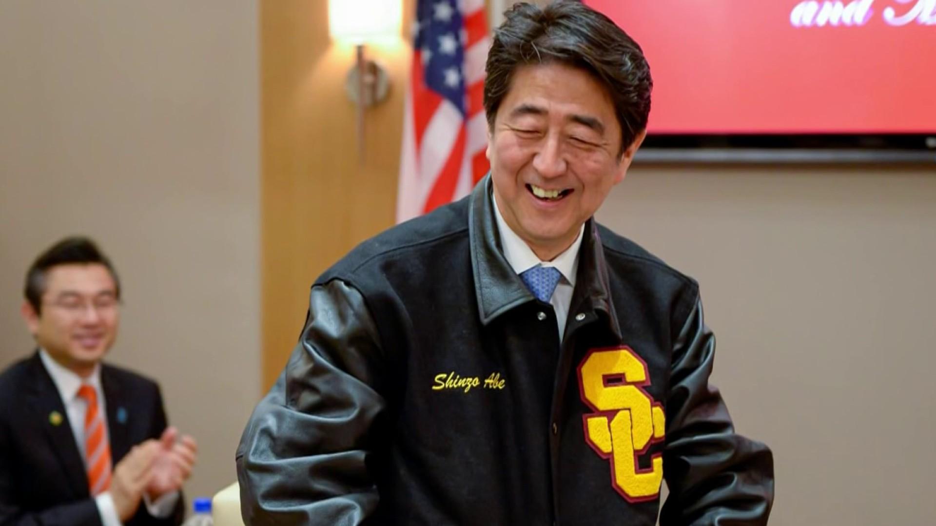 Usc Mourns Alumni Ex Japanese Prime Minister Shinzo Abe After
