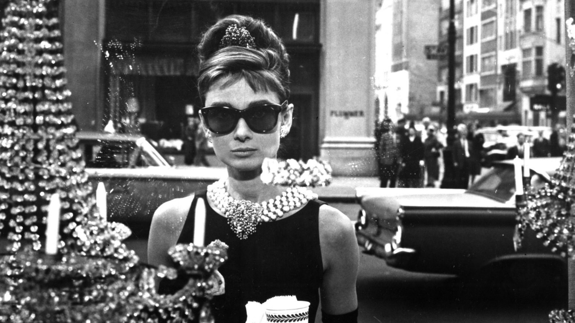 Audrey Hepburn Breakfast At Tiffany S Wallpaper Movie