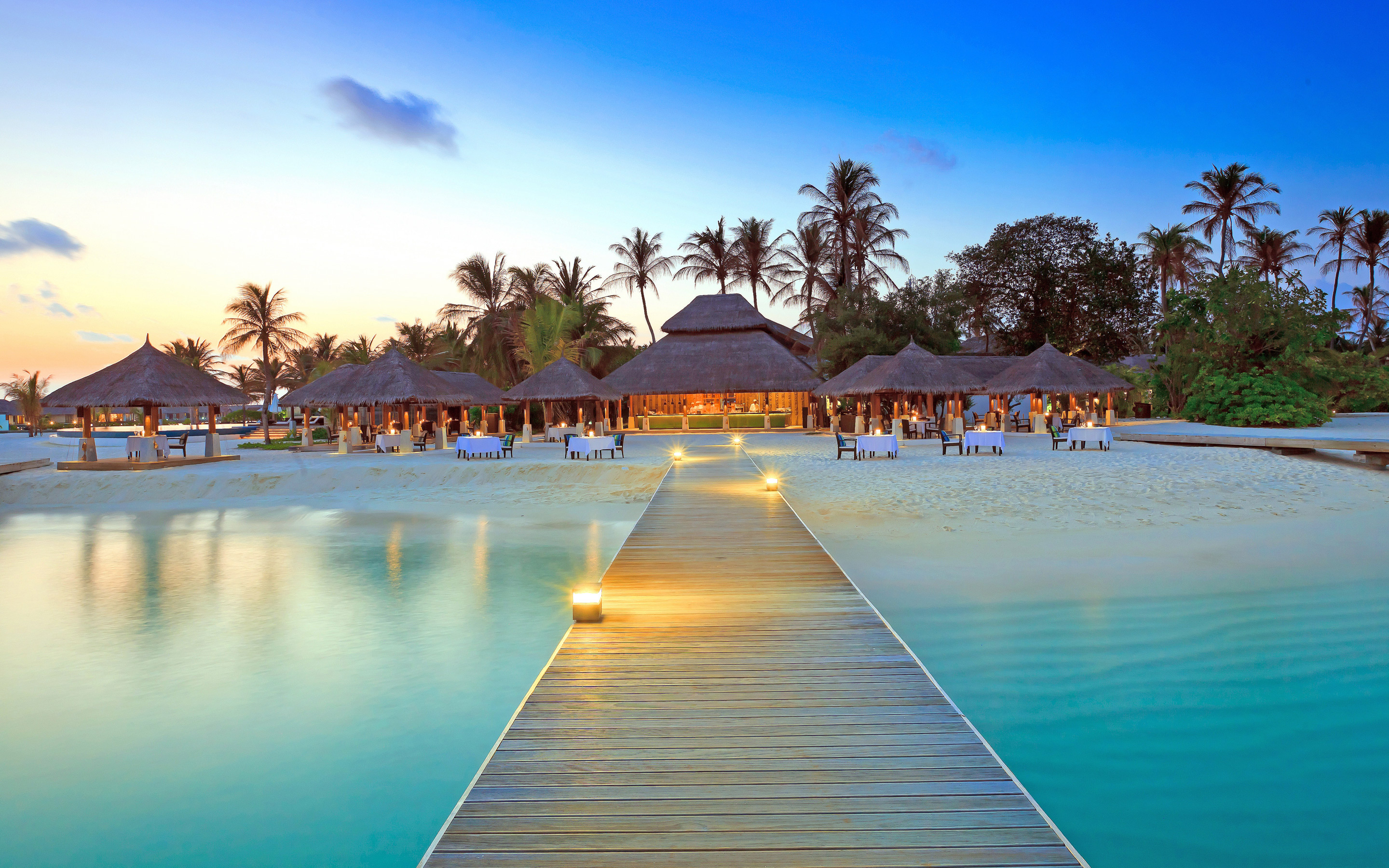 Maldive Islands Resort HD Wallpaper