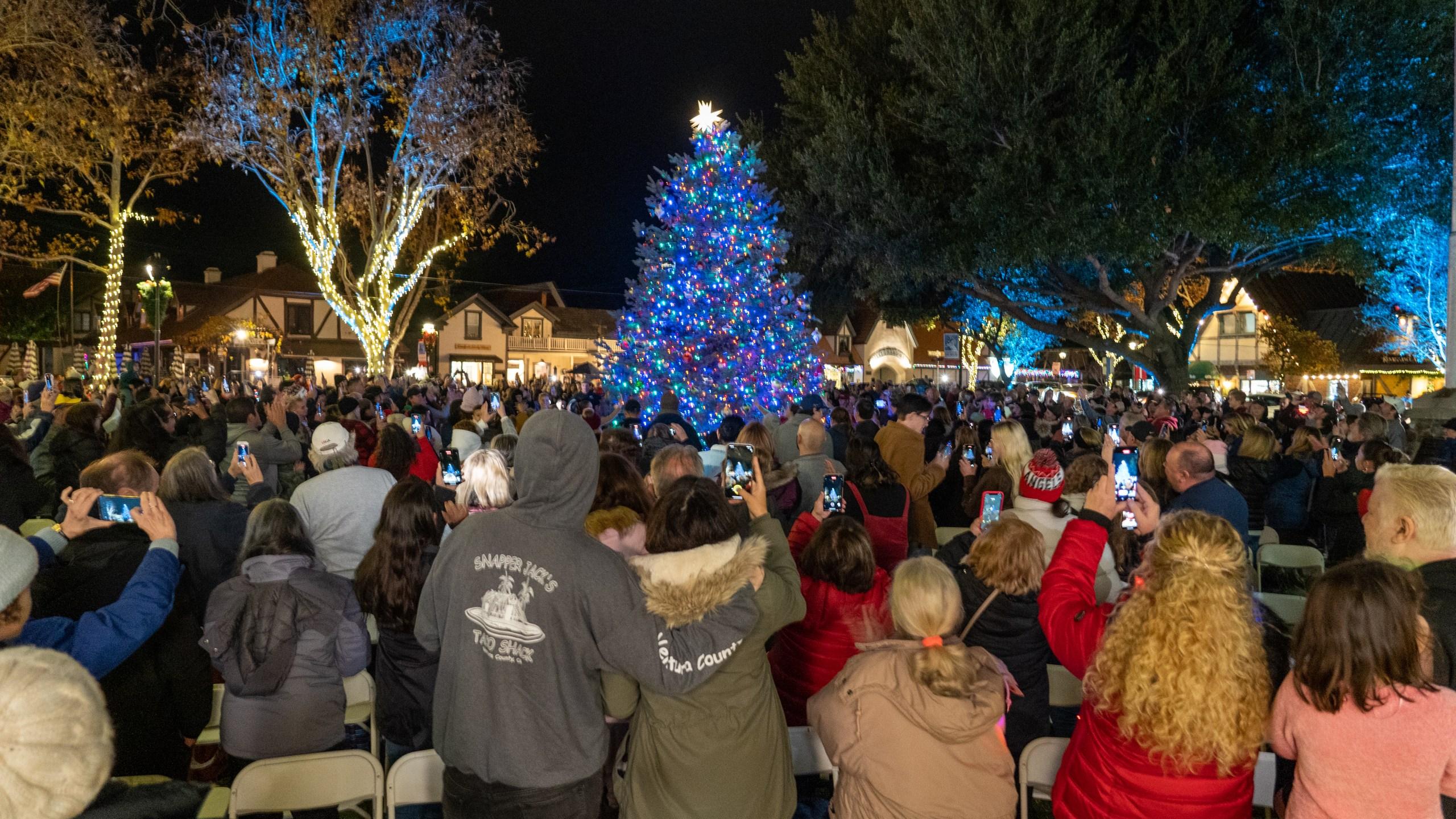 California S Best Christmas Town Ready To Wele Visitors For