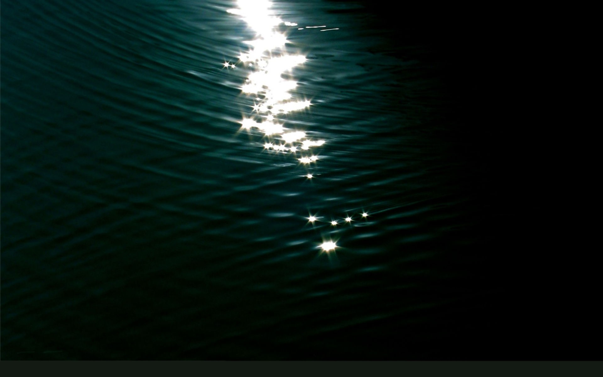 Light Reflection On Water Desktop Wallpaper