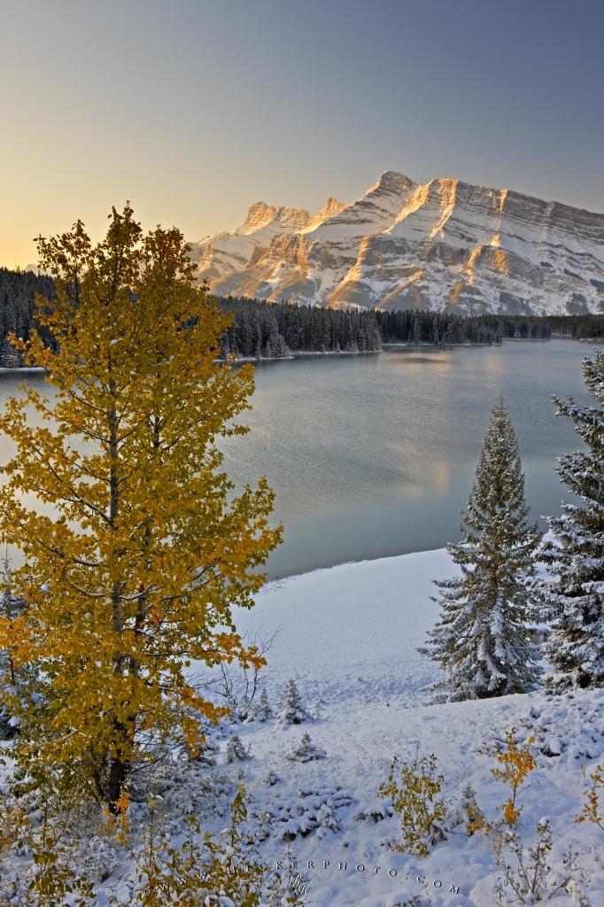 Wallpaper Background Fall Winter Scenery Rocky Mountains